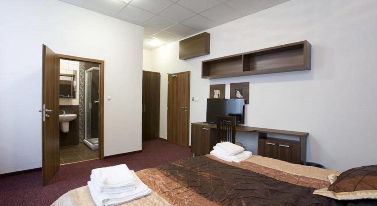 Hotel Branc, Garni Senica Exterior foto